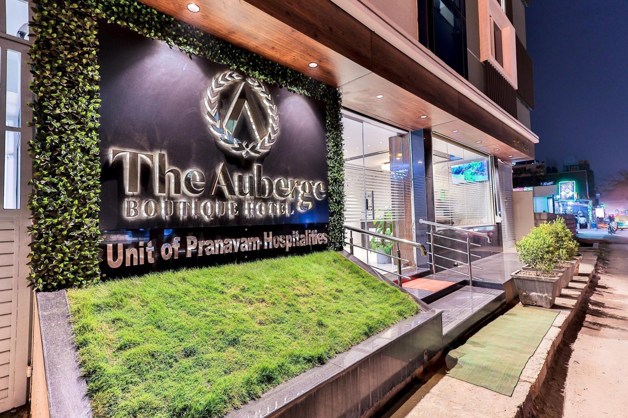 The Auberge Boutique Hotel - Manyata Tech Park 벵갈루루 외부 사진